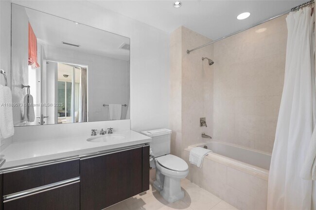 Building Photo - 7133 Fisher Island Dr