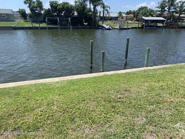 Building Photo - 465 Sundoro Ct