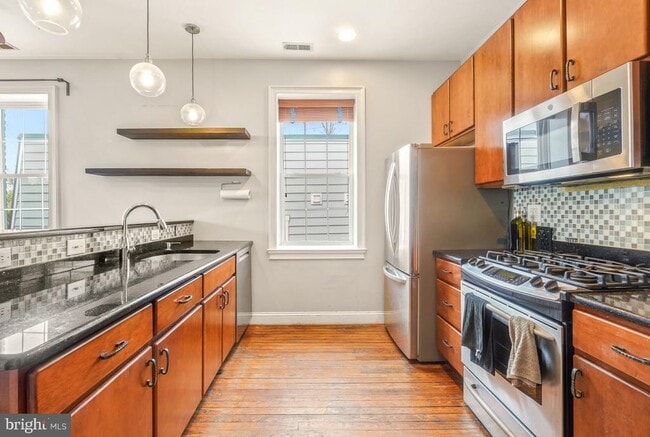 Building Photo - 1543 6th St NW