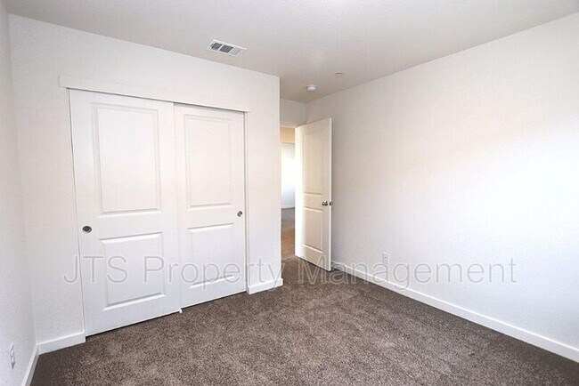 Building Photo - 716 Franklin St