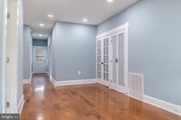 Building Photo - 104 Maple Ave