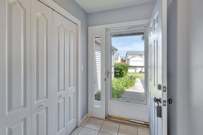 Building Photo - Turnberry Ridge – 3 Bedroom, 2.5 Bath Zero-Lot Home with 2-Car Garage