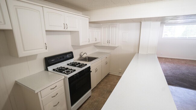 Building Photo - 5558 S Somerset Way