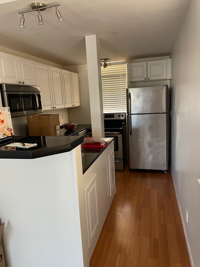 Building Photo - 1731 SE 15th St