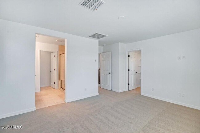 Building Photo - 3 Bedroom 2.5 Bathroom North Creek Home in Queen Creek