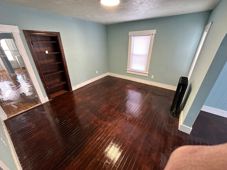 Building Photo - 62 Lakewood St