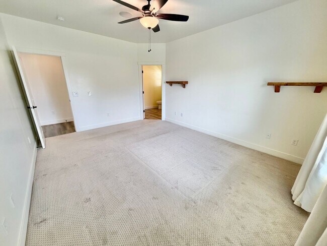 Building Photo - 1794 E Sunshine Trl