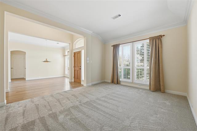 Building Photo - 2729 Pinehurst Dr