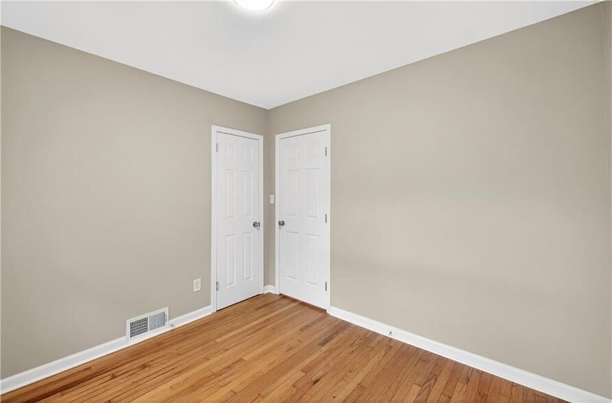 Building Photo - 2907 Cloverhurst Dr