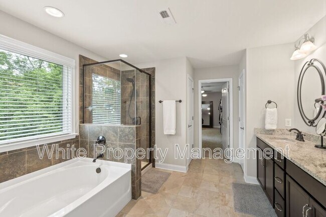 Building Photo - 1830 Alden Oaks Dr