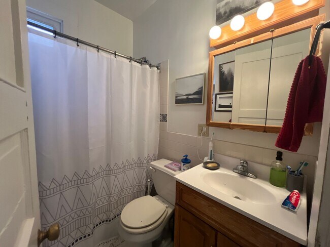 Building Photo - 182-184 Foster Street