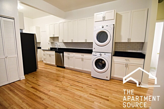 Building Photo - 3805 W Belmont Ave