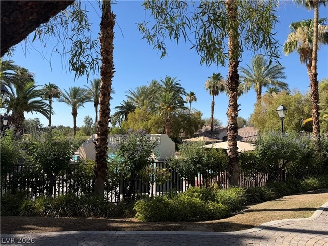 Building Photo - 2050 W Warm Springs Rd