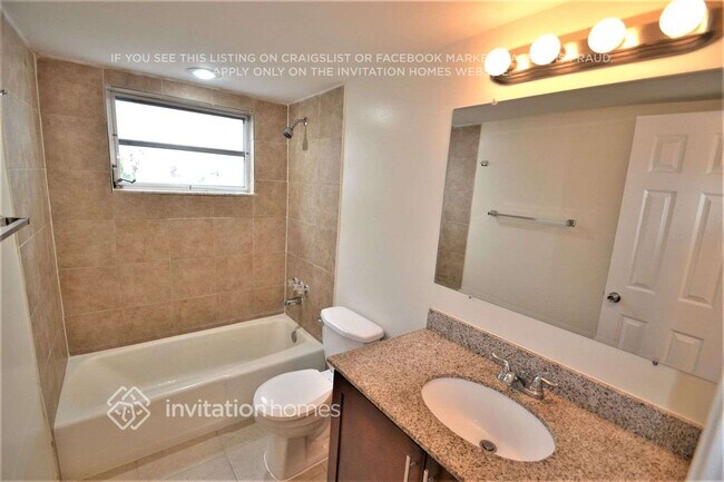 Building Photo - 3339 NW 69th Ct