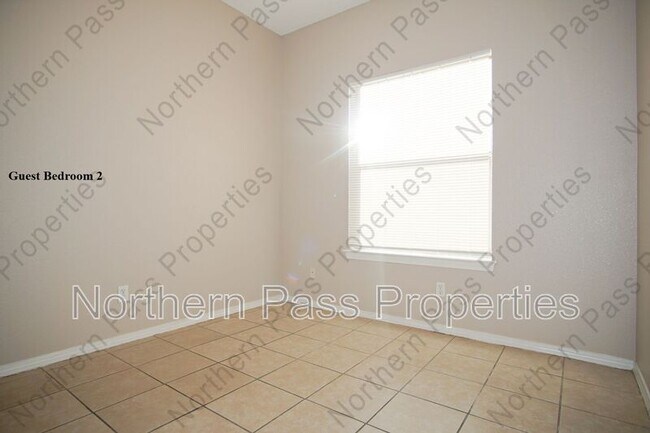 Building Photo - 3900 Kemp Ave