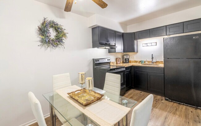 Building Photo - 4815 Creek View Rd