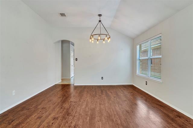 Building Photo - 729 Sequoia Dr