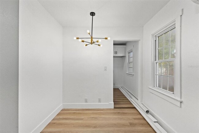 Building Photo - 2008 Oakwood Ave