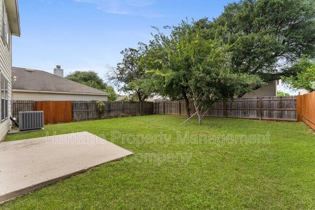 Building Photo - 5819 Providence Oak