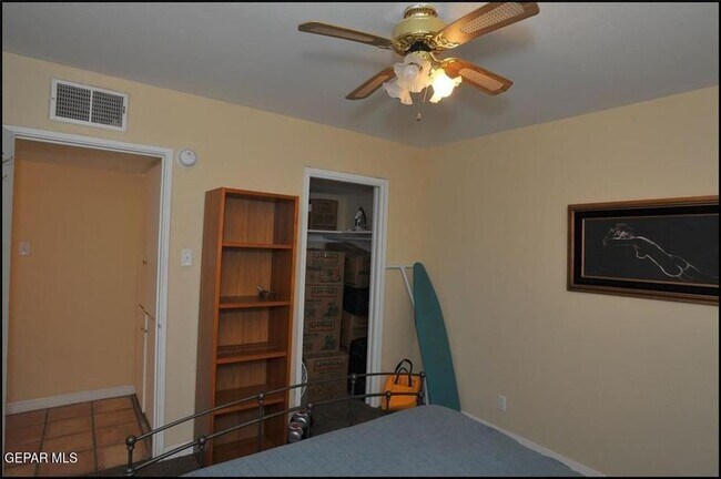 Building Photo - 4233 Hampshire Ln