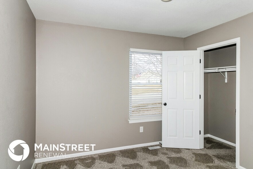 Building Photo - 1705 N Blue Mills Rd