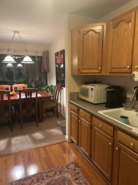 Building Photo - 2132 Pauline Blvd