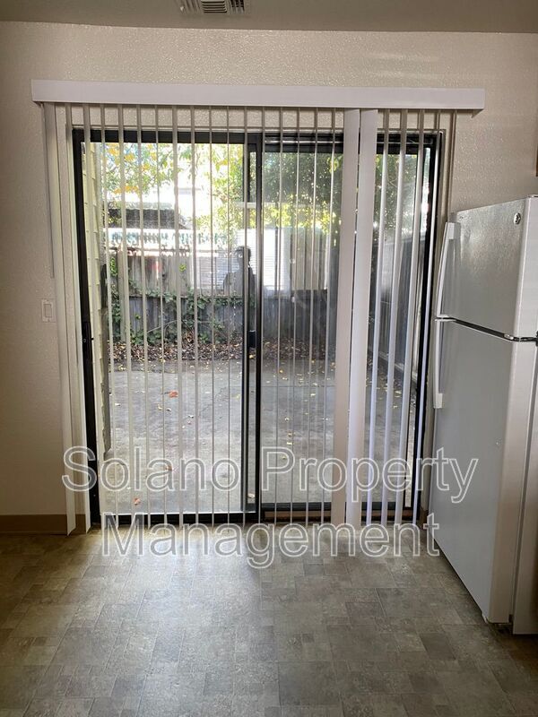 Building Photo - 516 Pacific Ave