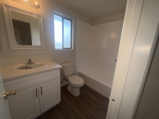 Building Photo - 122