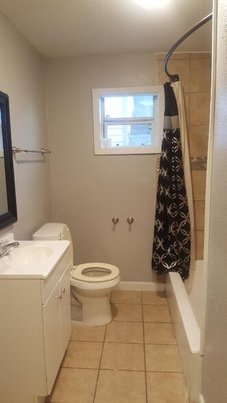 Bathroom - 3204 Napoleon St