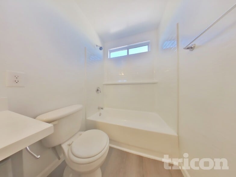 Building Photo - 1368 S 228th Dr