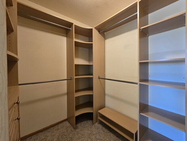 Building Photo - 19 Camerada Rd