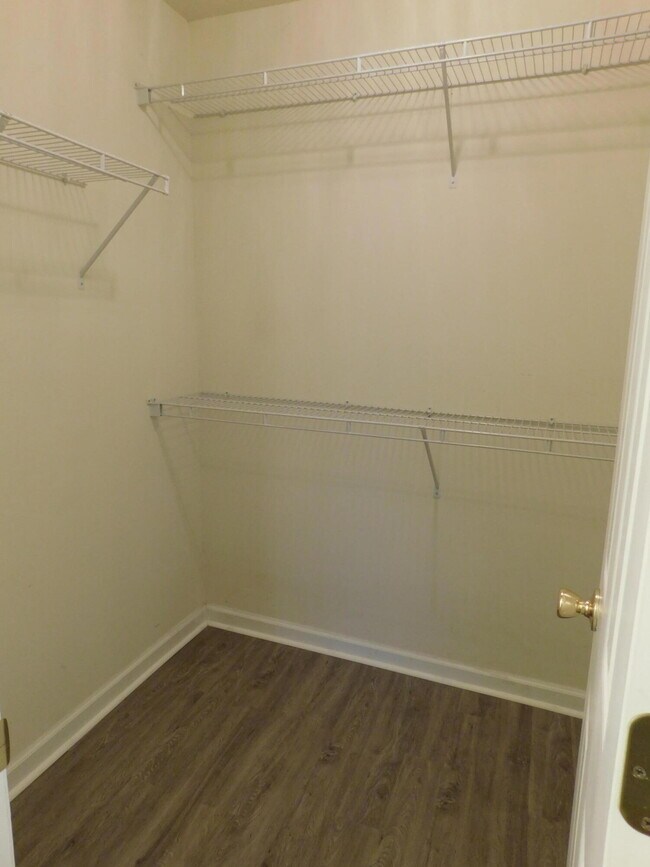 Building Photo - 135 Photinia Dr