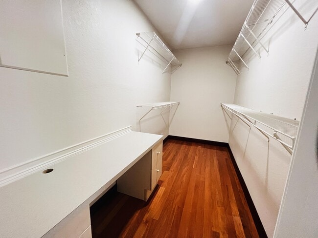 Building Photo - 2831 Paige Dr