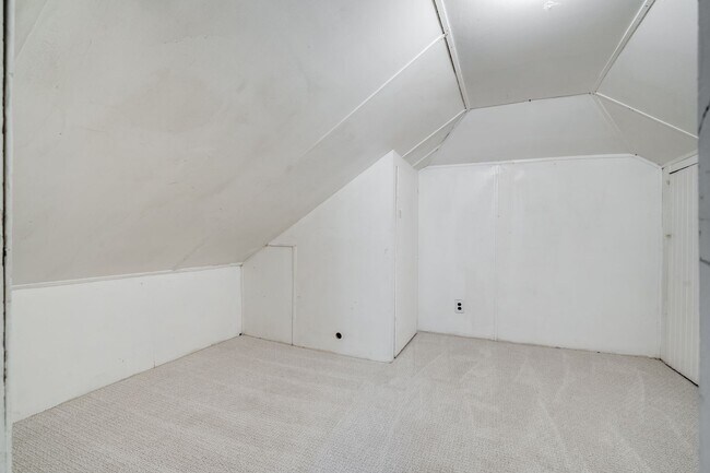 Building Photo - Newly Remodeled 2 Bed, 1 Bath Rental Home in SE Portland!