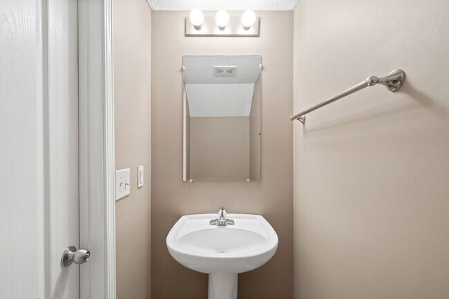 Building Photo - 524 Patriot Park Ct