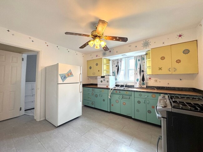 Building Photo - 2 Bed 1 Bath in WEBSTER GROVES w/ Fenced Yard