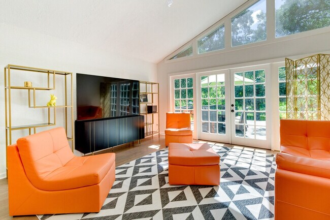 Building Photo - 15 S Lawsona Blvd