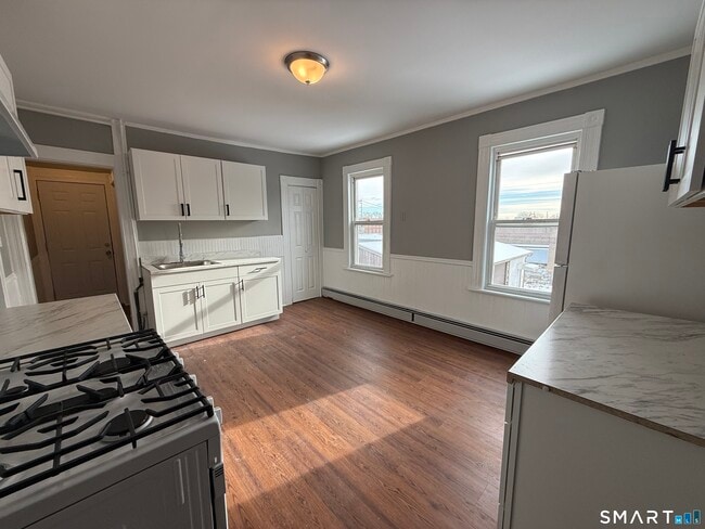 Building Photo - 130 West Ave