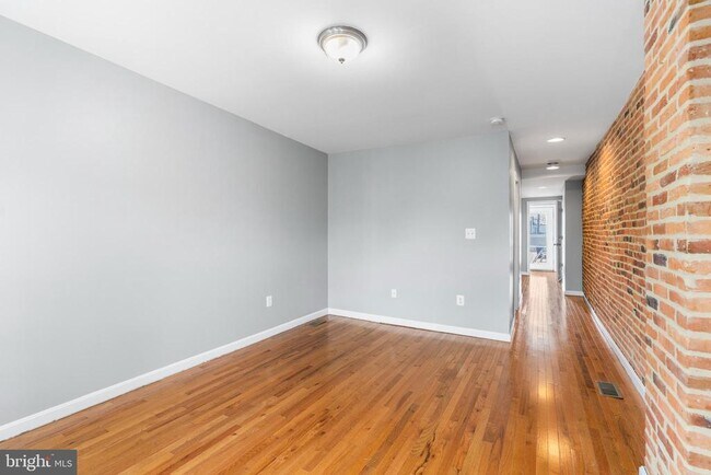 Building Photo - 1330 S Charles St