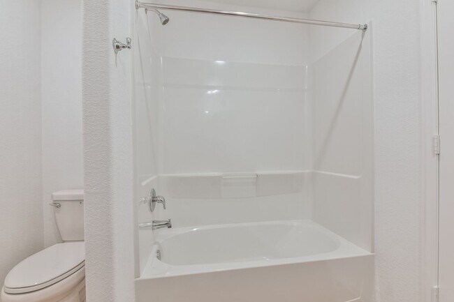 Building Photo - Immaculate 4 bedroom home in Becker Fields!