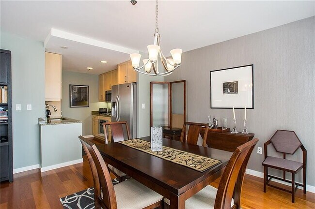 Building Photo - "Chic 1-Bedroom Urban Retreat with Granite...