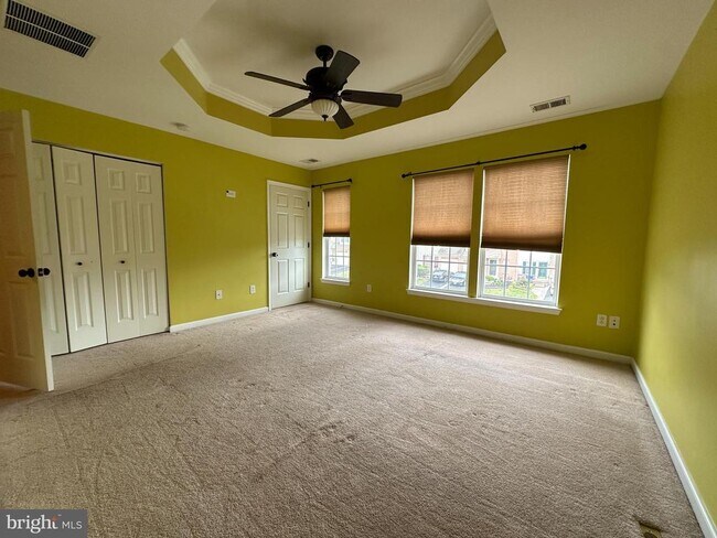 Building Photo - 16 Peppermint Dr