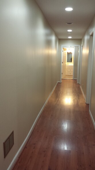 Building Photo - 430 N Washington Ave