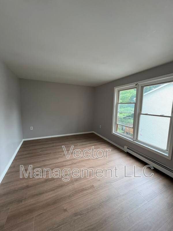 Building Photo - 505 Howard Ave