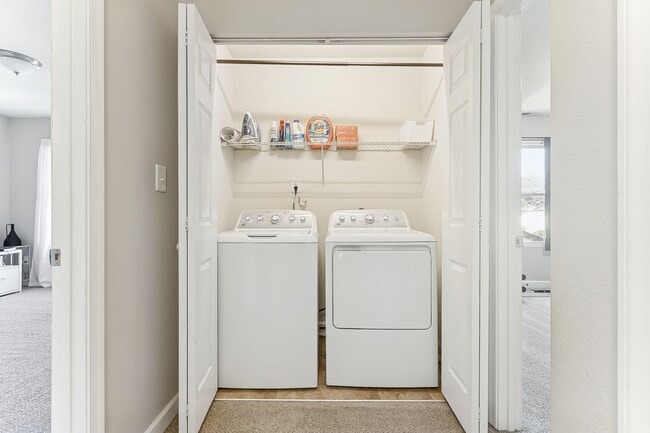 Building Photo - Stunning home in Norfolk!