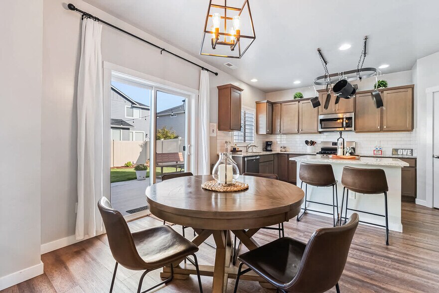 Building Photo - 262 N Falling Water Ave