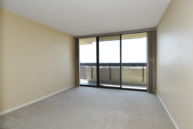 2nd Bedroom, door to balcony - 400 Madison St