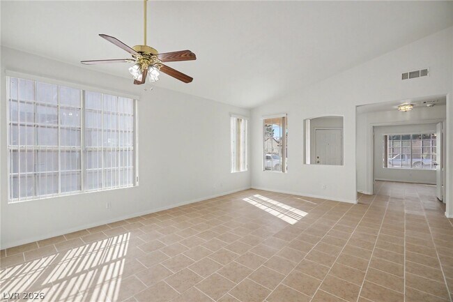 Building Photo - 2054 Cardigan Ave