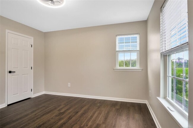 Building Photo - 10868 White Dogwood Dr