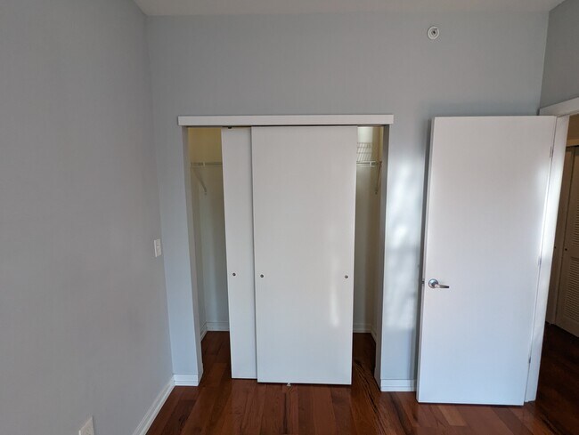 Building Photo - 411 N 41st St